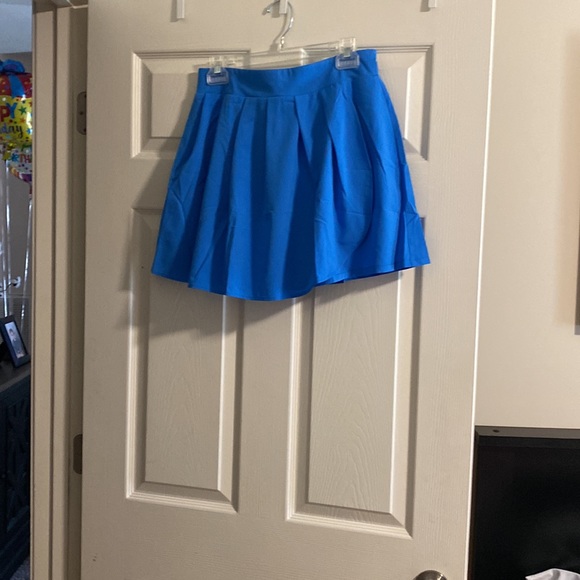 NWT! J Crew pleated athletic skirt! - Picture 9 of 10